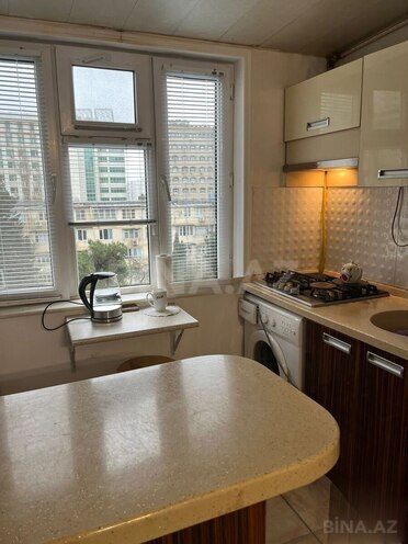 Satılır 2 otaqlı köhnə tikili 41 m², İnşaatçılar m., photo 10 from 22