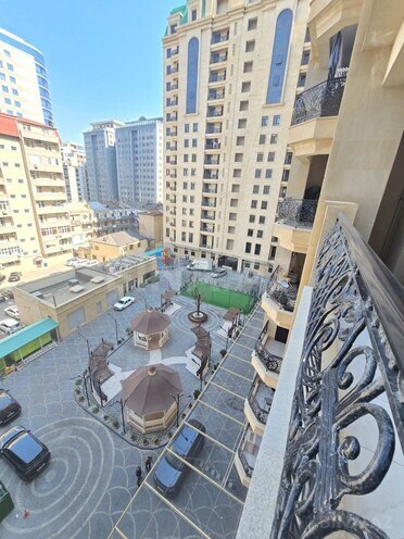 Сдаётся 3-комн. новостройка 155 м², м. Низами, photo 1 from 18
