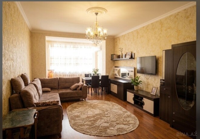 Продается 3-комн. вторичка 72 м², м. Ази Асланов, photo 1 from 11