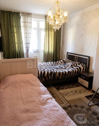 Продается 3-комн. вторичка 72 м², м. Ази Асланов, photo 4 from 11