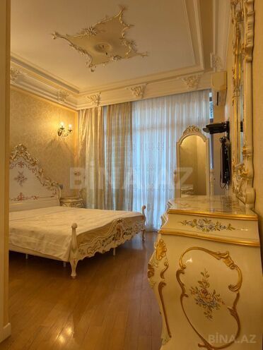 Satılır 4 otaqlı yeni tikili 190 m², 28 May m., photo 1 from 19