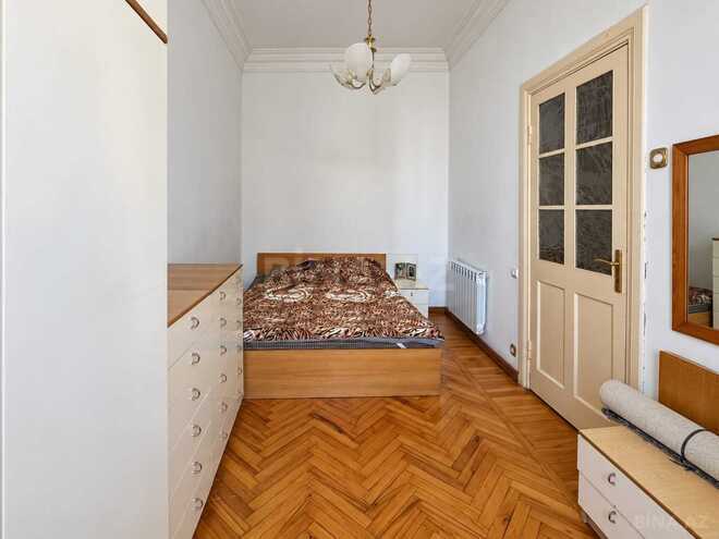 Satılır 2 otaqlı köhnə tikili 60 m², Sahil m., photo 17 from 29