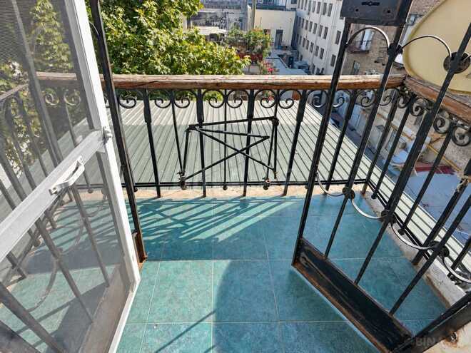 Satılır 2 otaqlı köhnə tikili 60 m², Sahil m., photo 21 from 29