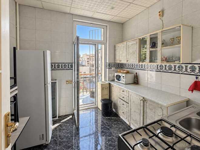 Satılır 2 otaqlı köhnə tikili 60 m², Sahil m., photo 20 from 29