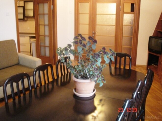 Продаётся 4-комн. вторичка 96 м², м. Гянджлик, photo 1 from 14