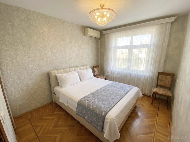 Продаётся 3-комн. вторичка 72 м², м. Ази Асланов, photo 8 from 20