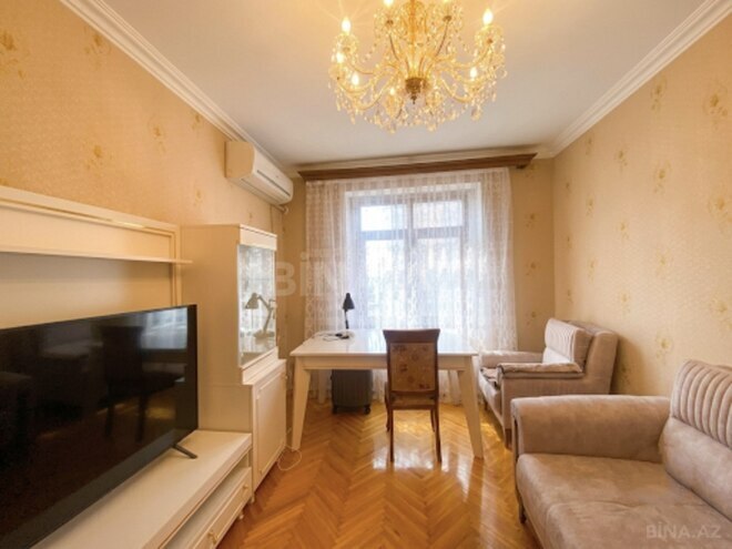 Продаётся 3-комн. вторичка 72 м², м. Ази Асланов, photo 3 from 20