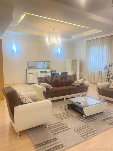 Сдаётся 4-комн. новостройка 240 м², м. Низами, photo 1 from 13
