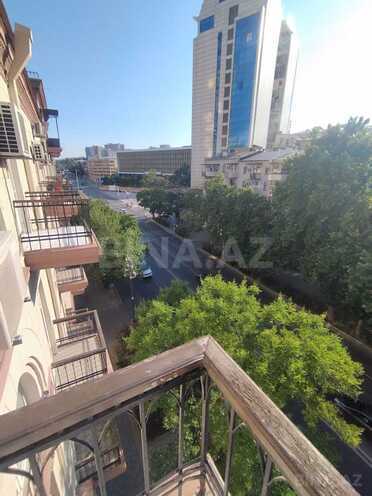 Продаётся 3-комн. вторичка 90 м², м. Низами, photo 3 from 17