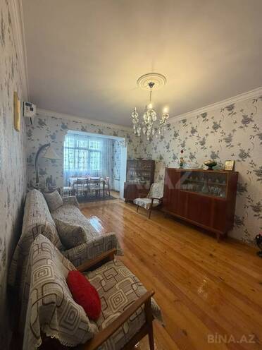 Продаётся 3-комн. вторичка 70 м², м. Ази Асланов, photo 1 from 16