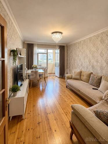 Продается 2-комн. вторичка 65 м², м. Элмляр Академиясы, photo 1 from 13