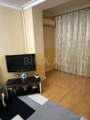 Сдаётся 3-комн. вторичка 80 м², м. Нефтчиляр, photo 10 from 19