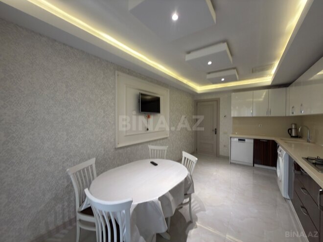 Сдаётся 3-комн. новостройка 175 м², м. Низами, photo 24 from 27