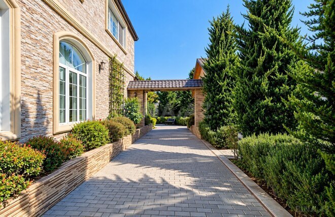 Продаётся 8-комн. дом/дача 500 м², пос. Бильгях, photo 1 from 30