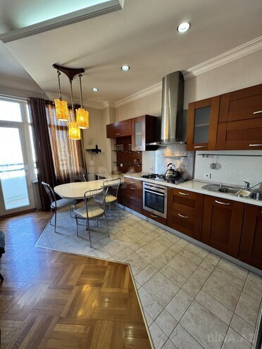 Продается 4-комн. новостройка 200 м², м. Низами, photo 8 from 16