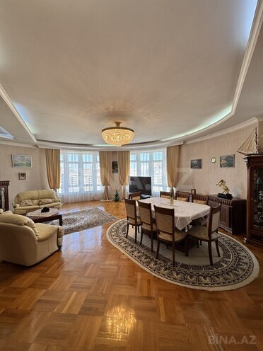 Продается 4-комн. новостройка 200 м², м. Низами, photo 1 from 16