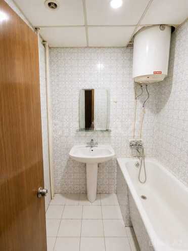 Satılır 3 otaqlı köhnə tikili 85 m², Xalqlar Dostluğu m., photo 5 from 9