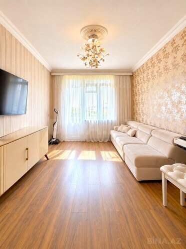 Продается 3-комн. вторичка 70 м², пос. Бакиханова, photo 1 from 16