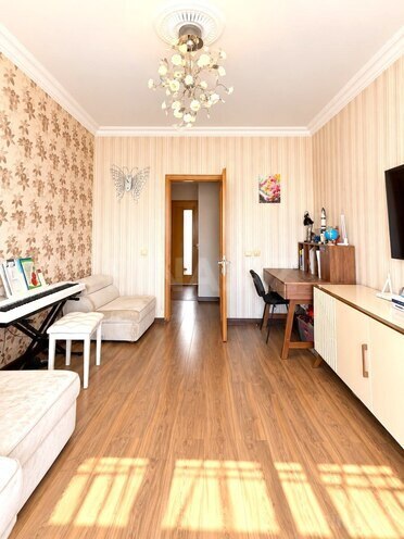 Продается 3-комн. вторичка 70 м², пос. Бакиханова, photo 3 from 16