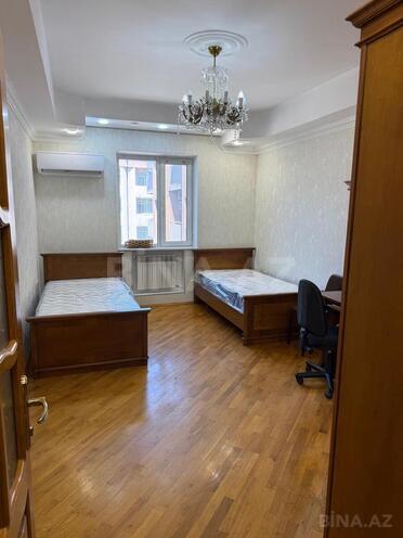 Сдается 3-комн. новостройка 140 м², м. Элмляр Академиясы, photo 5 from 11