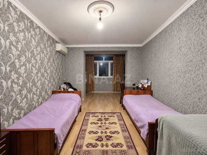 Продается 3-комн. вторичка 70 м², м. Кара Караев, photo 6 from 12