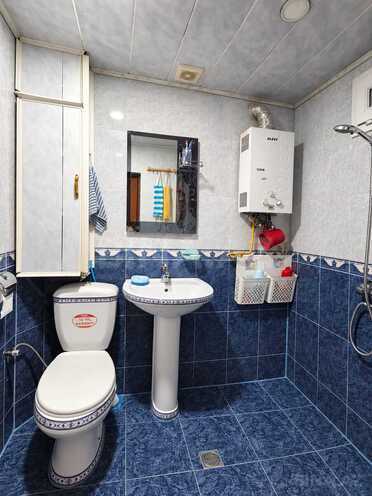 Продается 3-комн. вторичка 70 м², м. Кара Караев, photo 9 from 12