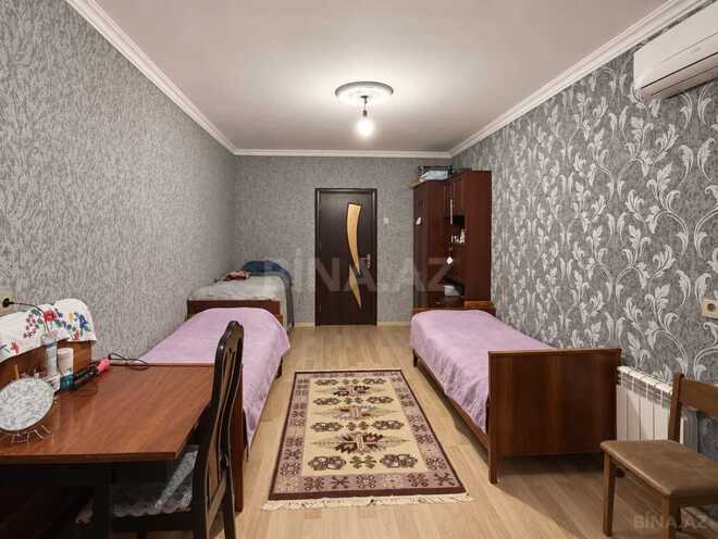 Продается 3-комн. вторичка 70 м², м. Кара Караев, photo 7 from 12
