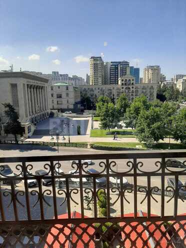 Satılır 3 otaqlı köhnə tikili 65 m², Nizami m., photo 3 from 18