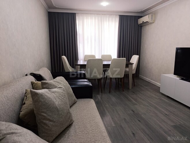 Продается 3-комн. вторичка 75 м², м. Нефтчиляр, photo 3 from 9