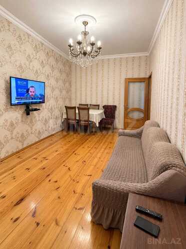 Satılır 2 otaqlı köhnə tikili 60 m², Xalqlar Dostluğu m., photo 3 from 16