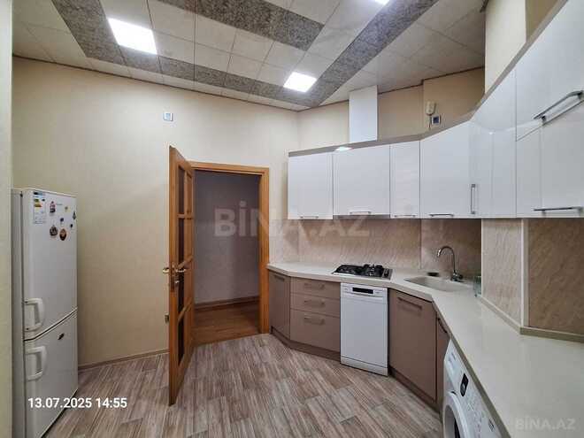 Продается 2-комн. новостройка 82 м², м. Элмляр Академиясы, photo 1 from 16