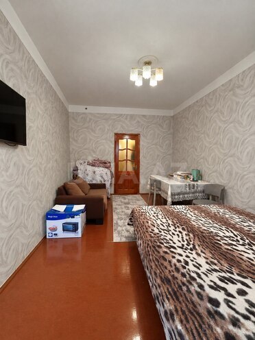 Satılır 1 otaqlı köhnə tikili 47 m², İnşaatçılar m., photo 1 from 8