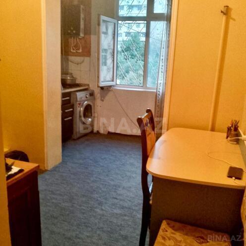 Satılır 1 otaqlı köhnə tikili 47 m², İnşaatçılar m., photo 4 from 8