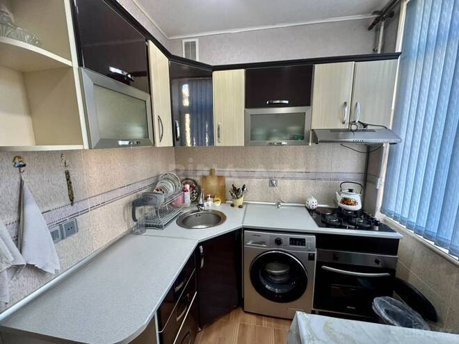 Satılır 2 otaqlı köhnə tikili 45 m², Qara Qarayev m., photo 1 from 13