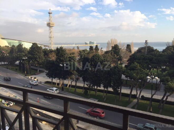 Продаётся 5-комн. вторичка 180 м², м. Сахил, photo 1 from 12