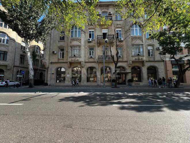 Продаётся 4-комн. вторичка 200 м², м. Сахил, photo 1 from 20