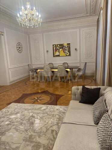 İcarəyə verilir 4 otaqlı köhnə tikili 150 m², Nizami m., photo 3 from 14