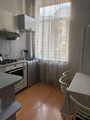 Сдаётся 2-комн. вторичка 65 м², м. Элмляр Академиясы, photo 6 from 10