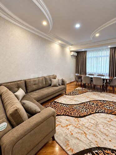Сдаётся 2-комн. новостройка 82 м², м. Шах Исмаил Хатаи, photo 1 from 17