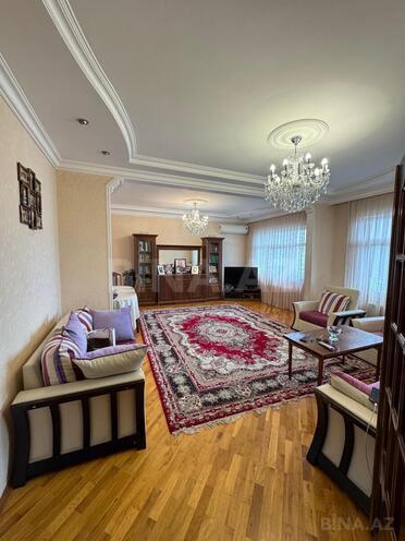 Продается 5-комн. вторичка 130 м², м. Ази Асланов, photo 1 from 16