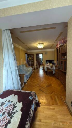 Satılır 2 otaqlı köhnə tikili 60 m², İnşaatçılar m., photo 3 from 15