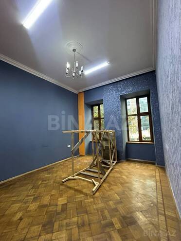 Satılır 4 otaqlı köhnə tikili 200 m², Sahil m., photo 8 from 18