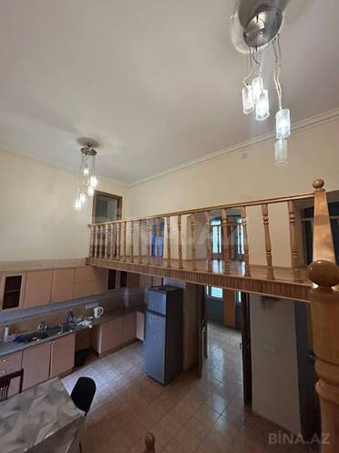 Satılır 4 otaqlı köhnə tikili 200 m², Sahil m., photo 13 from 18