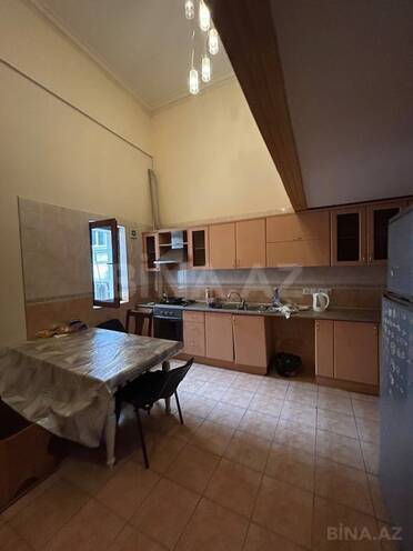 Satılır 4 otaqlı köhnə tikili 200 m², Sahil m., photo 11 from 18
