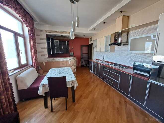 Сдаётся 3-комн. новостройка 170 м², м. 8 ноября, photo 1 from 10