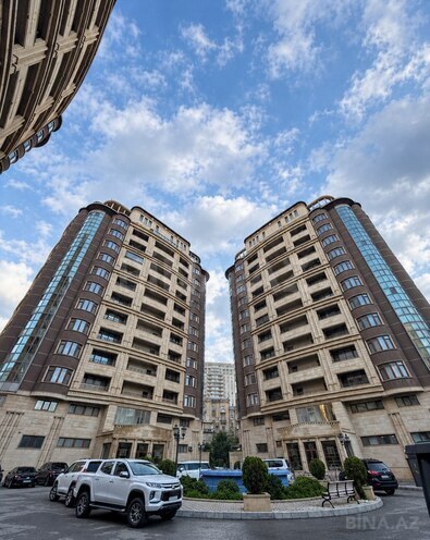 Продаётся 3-комн. новостройка 150 м², м. Низами, photo 1 from 14