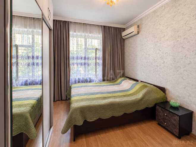 Satılır 3 otaqlı köhnə tikili 70 m², Sahil m., photo 18 from 28