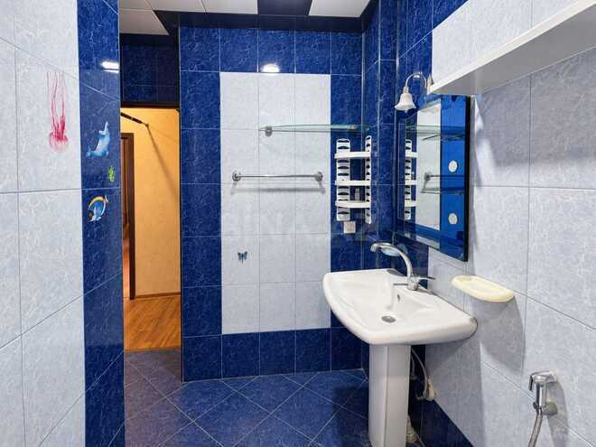 Satılır 3 otaqlı köhnə tikili 70 m², Sahil m., photo 25 from 28