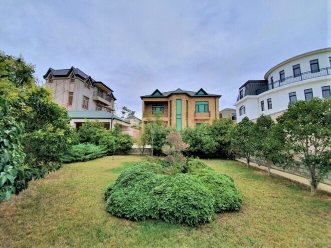 Satılır 11 otaqlı həyət evi/bağ evi 850 m², Badamdar q., photo 1 from 32