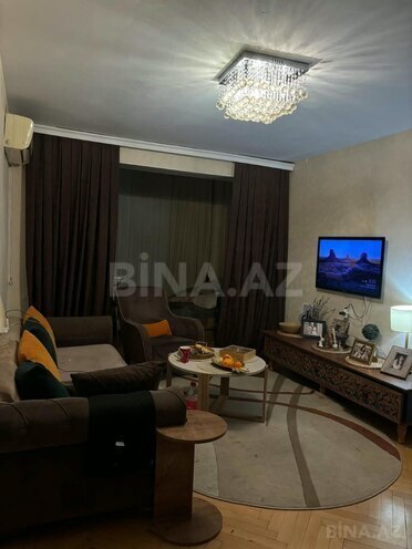 Продается 2-комн. вторичка 50 м², м. Иншаатчылар, photo 1 from 10